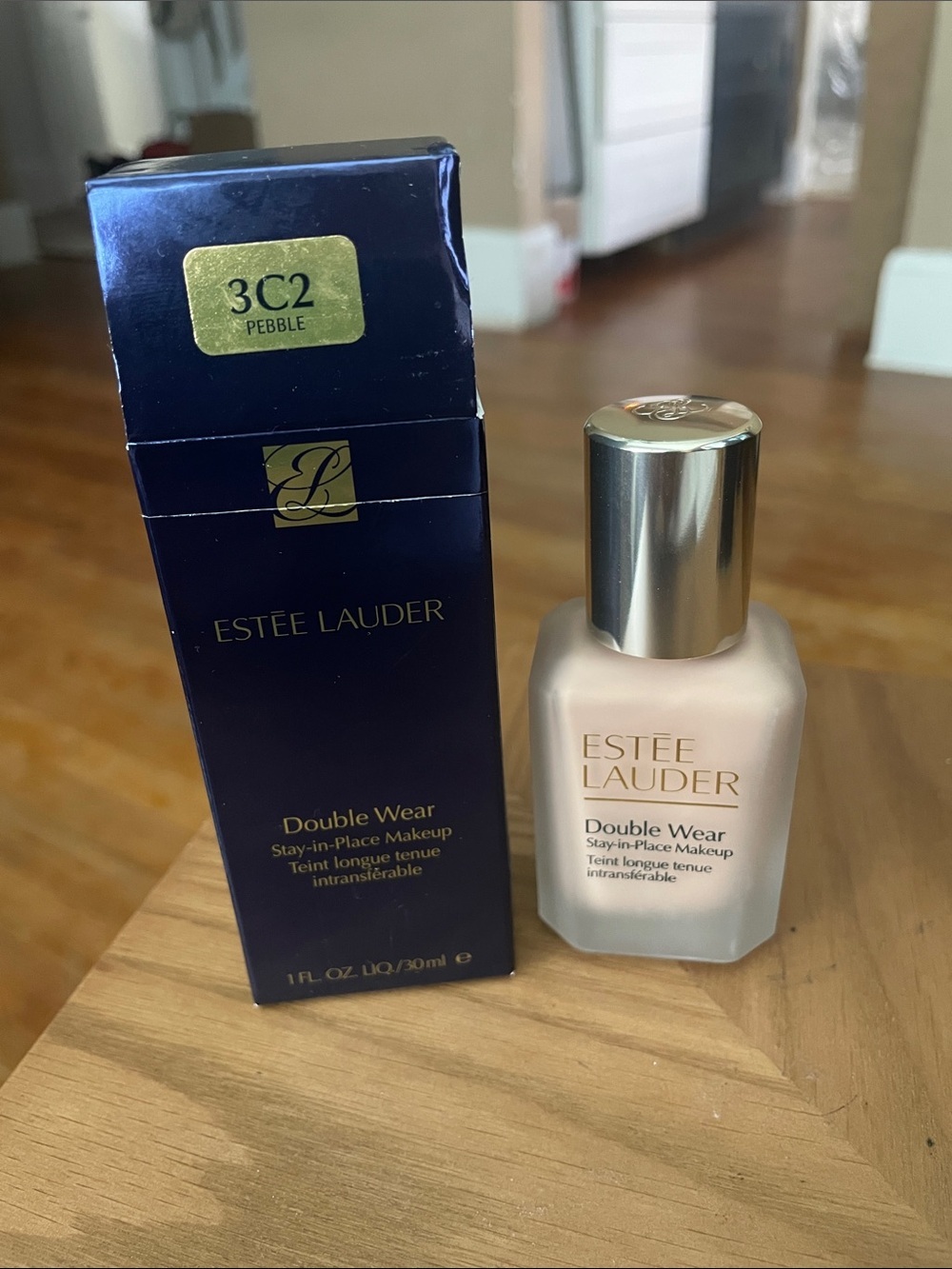 Estee Lauder Double Wear Foundation - Pebble (3C2) Light Beige